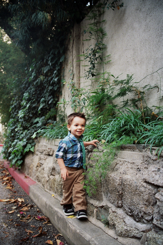 http://sarahsloboda.com/wp-content/uploads/2012/03/young_boy_exploring.jpg